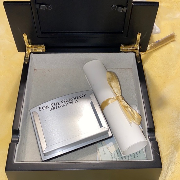 Graduation keepsake - Picture 4 of 8